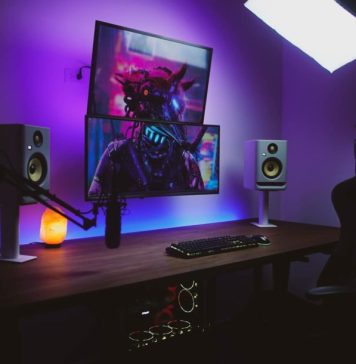 How to Use Bookshelf Speakers With Your Computer