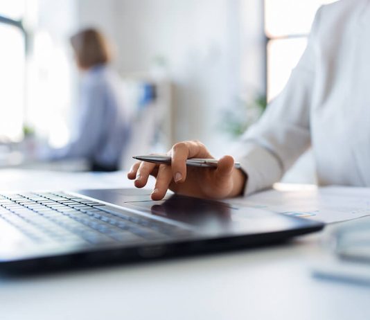 The Difference Between Debt and Equity Financing