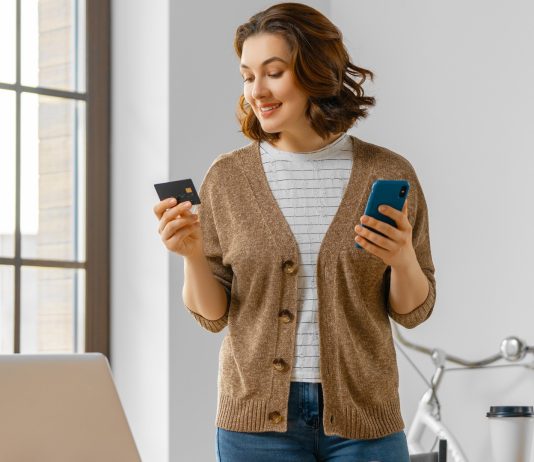 How Ecommerce Can Help You To Retire Early