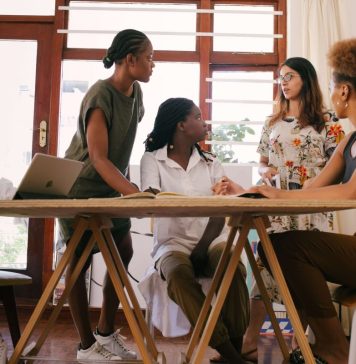 Navigating Cross-Cultural Communication in Global Business