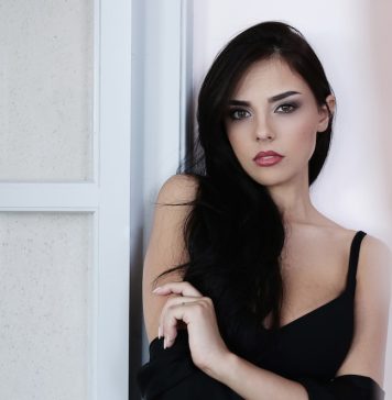 Independent escort or escort agency? What is the best option?