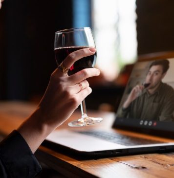 Love for Free? How Free Dating Sites Stack Up Against Paid Ones in 2025